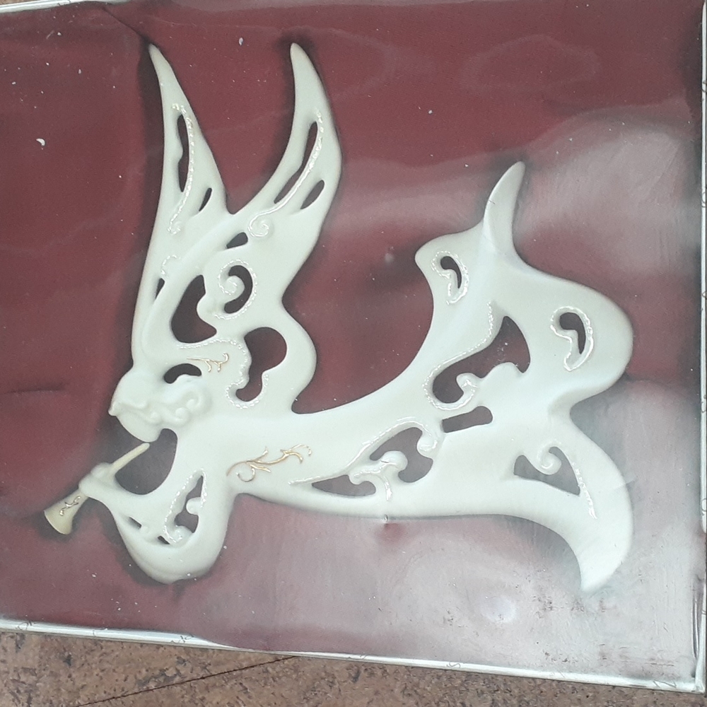 NWT Apple Tree Design Porcelain Angel w/ Horn Wall Hanging.